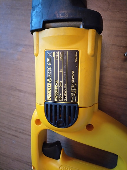Ammattitason puukkosaha Dewalt DW304PK-QS.