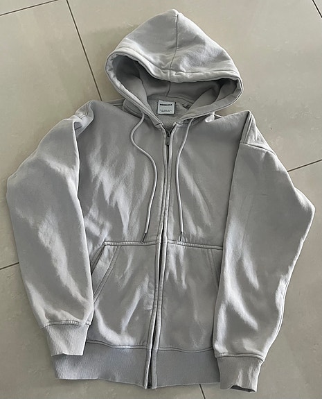 Bershka harmaa huppari, koko XS