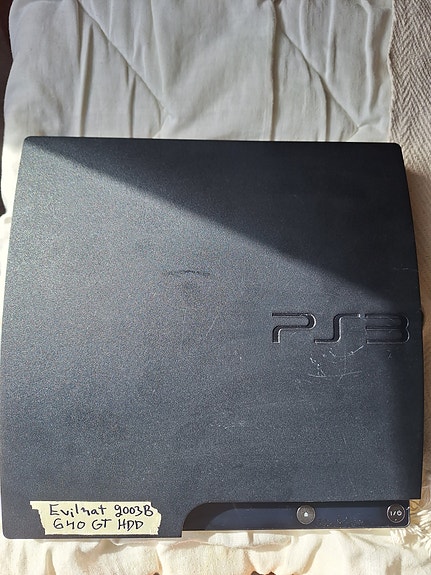 Modattu PlayStation 3 2000-sarjan pelikonsoli 100+ pelillä
