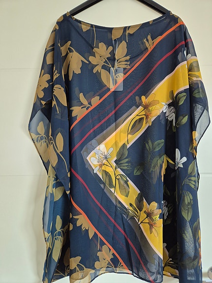 Kaunis Ted Baker paita, L koko