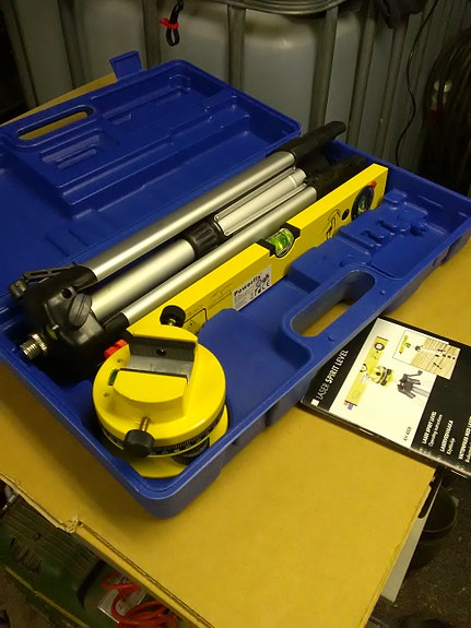 Laser vesivaaka