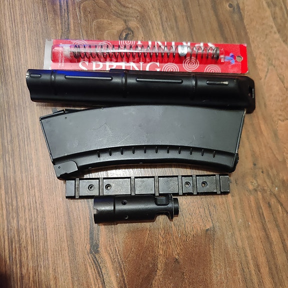 Airsoft AK tarvikkeita
