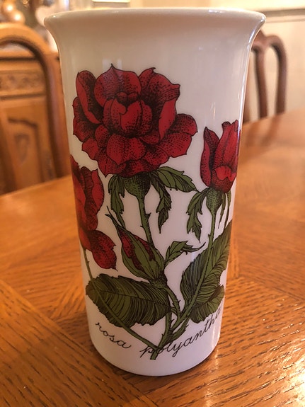 Arabia Botanica maljakko, Kolmiruusu