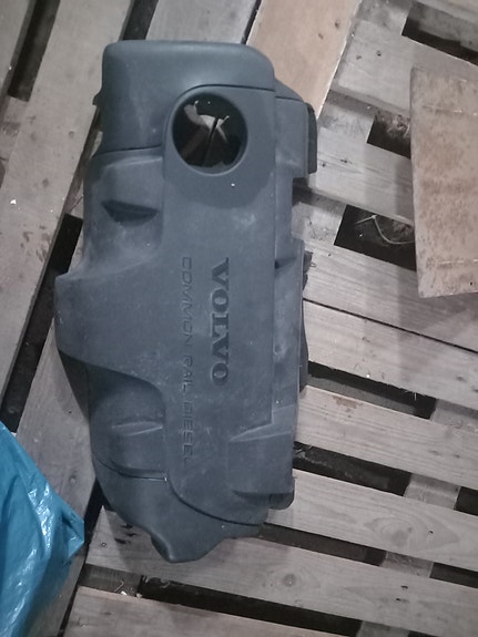 Volvo Moottorin Suojakansi