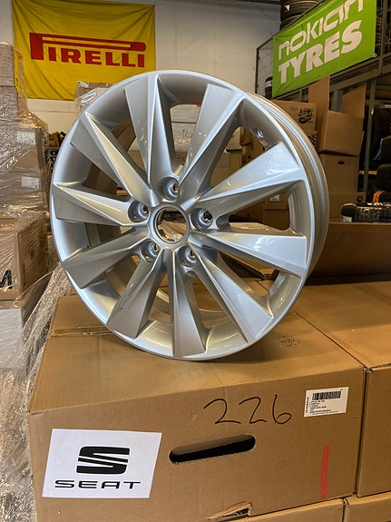 4kpl Uudet alut 16” 5x112 Seat Ateca