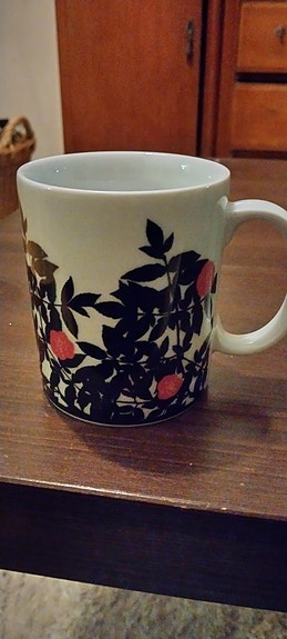 Marimekko ruusupuu muki(Maija Isola)