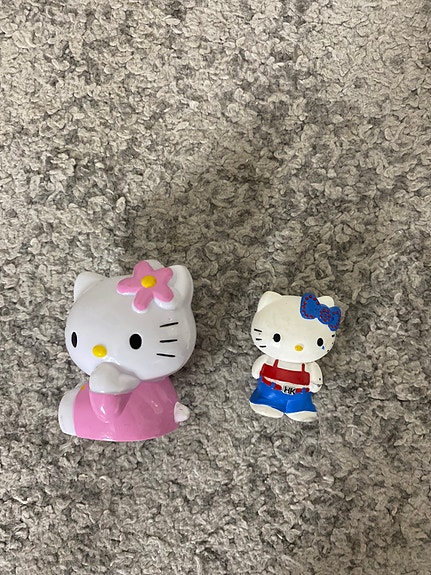 Hello kitty figuureja