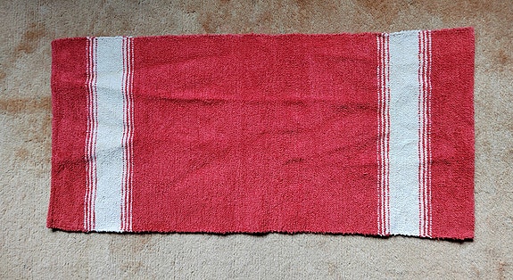 Poppana kaitaliina 39x82 punainen vaaleat raidat