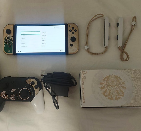 OLED Nintendo Switch Zelda Special Edition