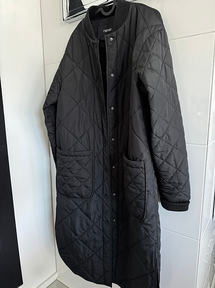 Nanso Maxi-tikkitakki musta XS