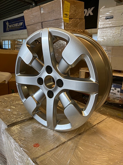 4kpl Uudet alut 16” 4x108 Citroën C4 Cactus alkuperäiset