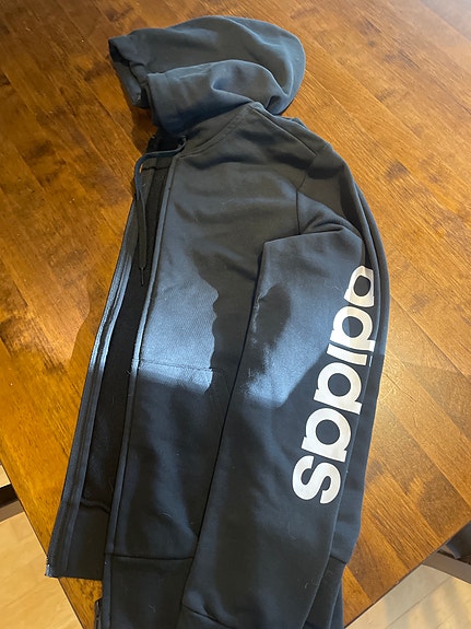 Adidaksen huppari