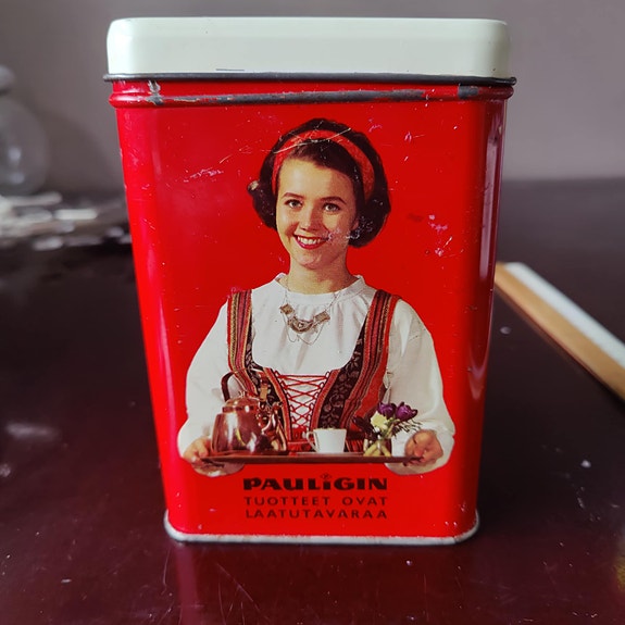 Kahvipurkki Paulig tytön kuvalla, Helsinki-Klaukkala