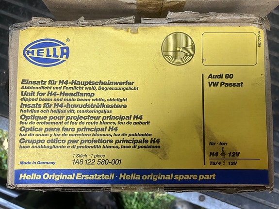 Audi 80/VW Passat Ajovaloumpio Hella 72-76
