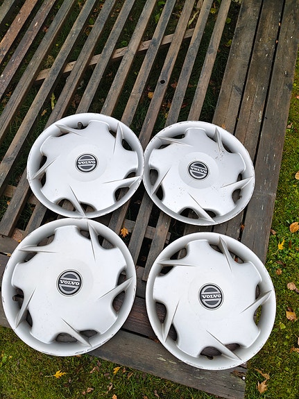 Volvon pölykapselit 15" 4kpl