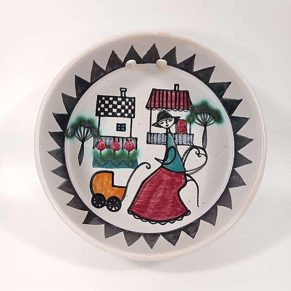 Seinäkoriste, Kupittaan Savi, design Laila Zink