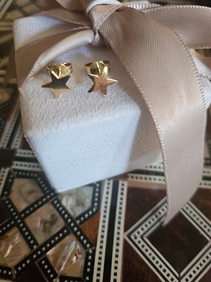Kultaiset tähti korvakorut, 18K (ilman takaosia)🤩