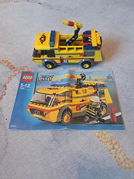 Lego City lentokentän paloauto 7891