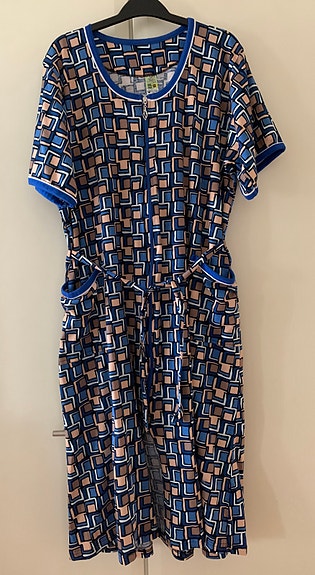 Värikäs mekko