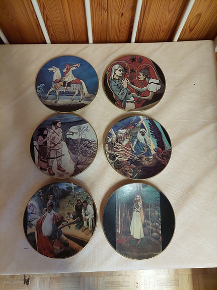 Kalevala seinälautaset