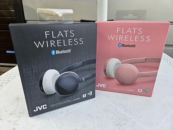 Uudet JVC bluetooth kuulokkeet, 2 eri väriä