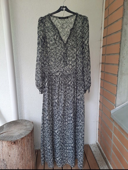 Zara läpikuultava maximekko. S