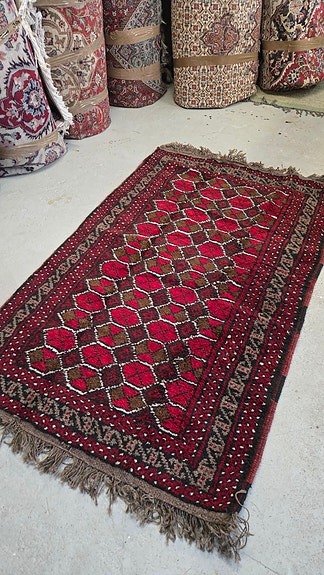 171x107 käsinsolmittu itämainen aito villamatto