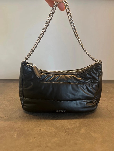 Tyylikäs DKNY laukku