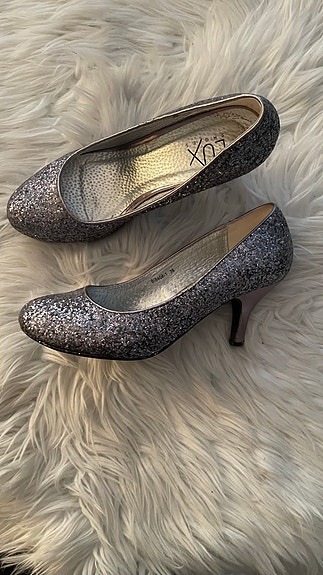 Hopeat glitter korkokengät