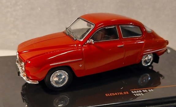 Pienoismalli Saab 96 V4 punainen  1/43