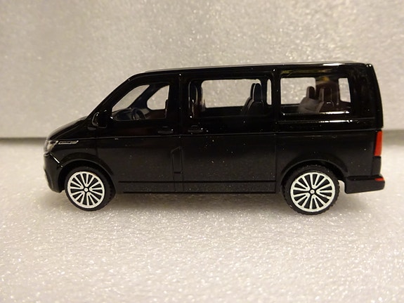 Pienoismalli T6 Bus musta  1/43
