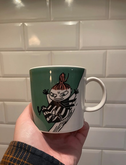 Pikku Myy liukumäessä