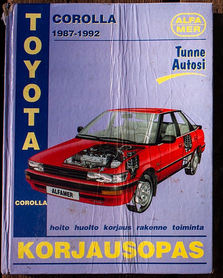 Vanhempiin autoihin korjaus oppaita / korjaus käsikirjoja.