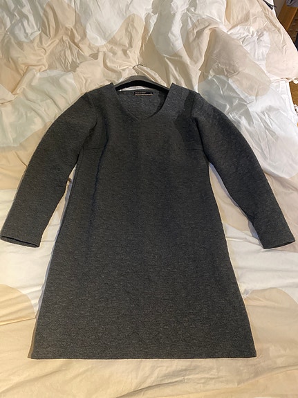 Harmaa juhlamekko ”smart casual” Soyaconsept