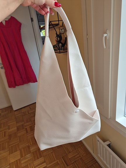 Valkoinen hobo laukku