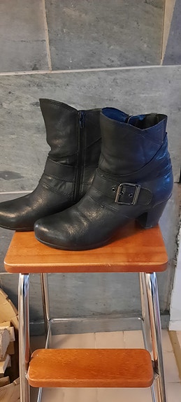 Naisten nahkaiset nilkkurit