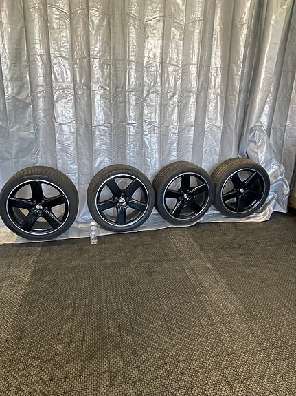 Porsche Cayenne / Toureg renkaat vanteilla 21”
