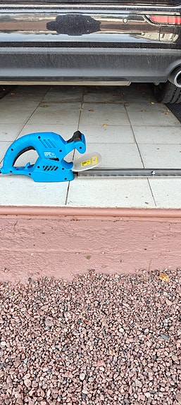 Pensasleikkuri, sähkökäyttöinen