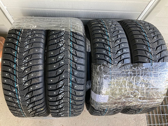 Uudet laadukkaat nastarenkaat 195/65 R15 XL