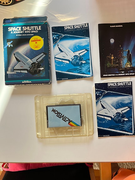 Commodore 64 peli / ohjelma space shuttle