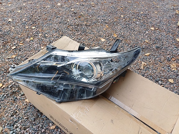 Toyota Auris Ajovalo Vasen Puoli 2012-2019