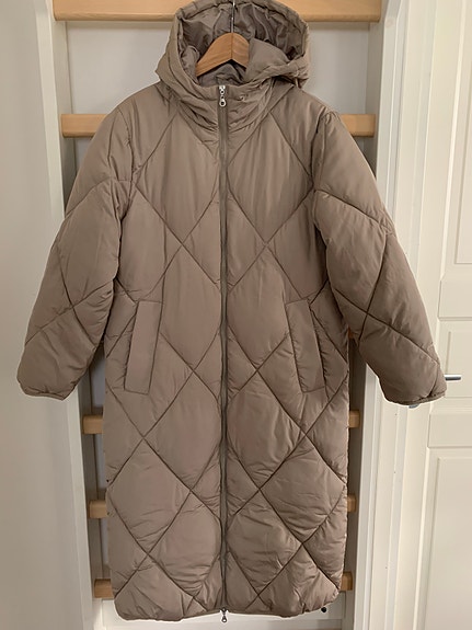 Takkeja s Myydään (sivu 18) Tori