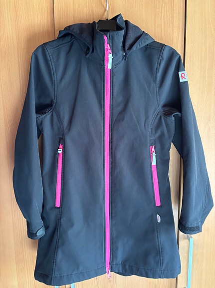 Reima musta softshell-takki 146 cm