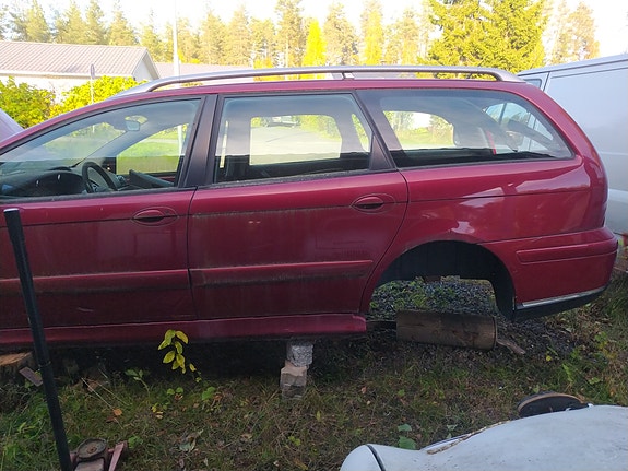 Citroen C5 2,0i-16v bensa farkku osia -05
