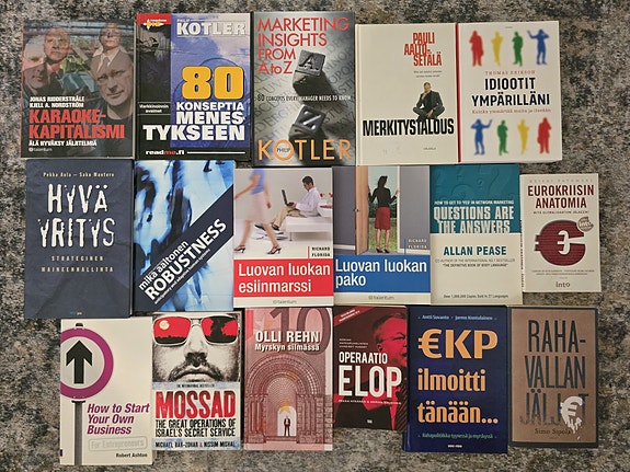 Tietokirjoja (Talous, johtaminen, raha, yritys, yhteiskunta, sijoittaminen)