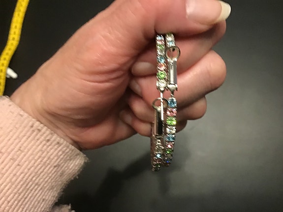 Isot bling korvarenkaat 2€