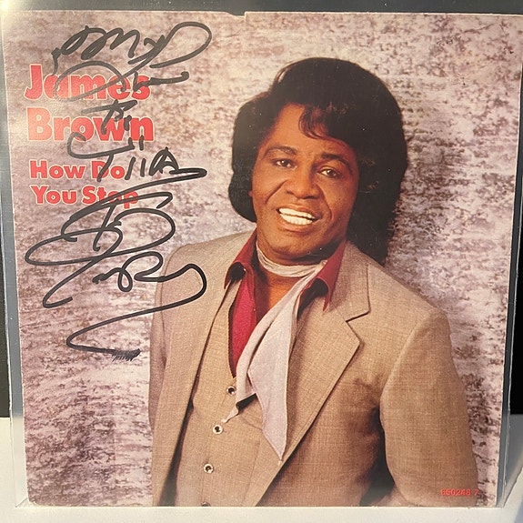 James Brown single nimikirjoituksella