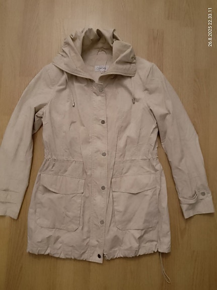 Beige trenssi takki, koko 36