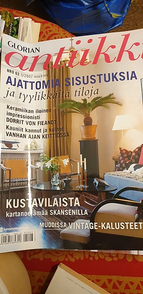 Glorian  antiikki lehtiä
