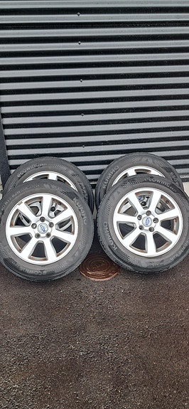 Volvon vanteet renkailla 5x108